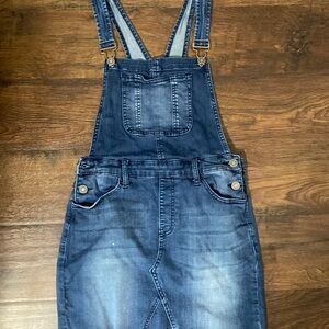 Overall skirt